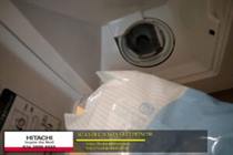 Mâm giặt máy giặt Hitachi bị bẩn, cần bảo hành và vệ sinh định kỳ để đảm bảo hiệu suất hoạt động tốt.